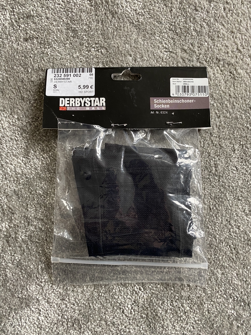 Derbystar Schienbeinschoner-Socken